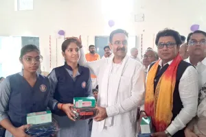 एआई को ताकत बनाएं, दुरुपयोग से बचें, छात्राओं को लक्ष्य तय करने की सलाह