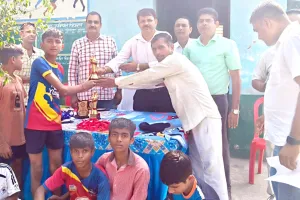Sports Competition: जगनपुर के कंपोजिट विद्यालय में संकुल स्तरीय खेलकूद प्रतियोगिता आयोजित