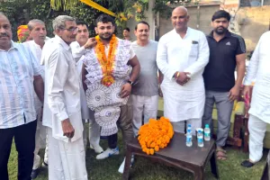 Asian Games: एशियन गेम्स में ब्रॉन्ज मेडल विजेता दीपक पूनिया का खरखौदा पहुंचने पर भव्य स्वागत