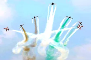 Varanasi Air Show: नमो घाट पर गूंजेगी लड़ाकू विमानों की गर्जना, एयर शो की तैयारियां तेज
