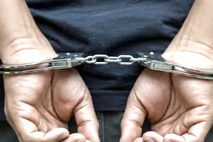 Mumbai Cyber Crime: साइबर ठगी के पैसों से खरीदे महंगे मोबाइल, पुलिस ने 25 मोबाइल के साथ 2 आरोपियों को किया गिरफ्तार