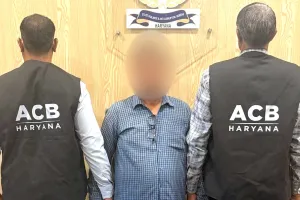 Bribe Case: 25 हजार रुपये रिश्वत लेते बिल्डिंग इंस्पेक्टर गिरफ्तार