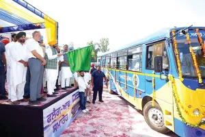 मुख्यमंत्री मान ने 100 मिनी बसों को दिखाई हरी झंडी, गाँवों को शहरों से जोड़ेंगी