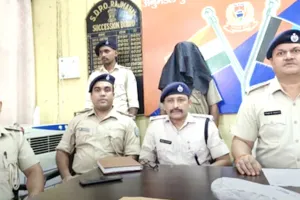 साहिबगंज में युवक की हत्या का खुलासा, चचेरे भाई को पुलिस ने किया गिरफ्तार; चाकू बरामद