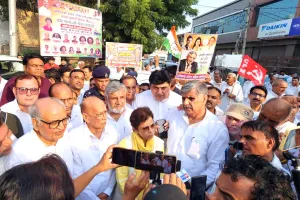 कांग्रेस ने पैदल मार्च निकाल मुख्य चुनाव आयुक्त ज्ञानेश कुमार का मांगा इस्तीफा
