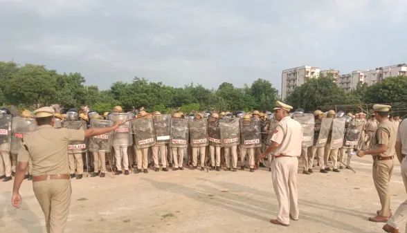 Sonipat Police Mock Drill: आपात परिस्थितियों से निपटने के लिए  दंगा-रोधक दस्तों ने किया मॉक ड्रिल का अभ्यास