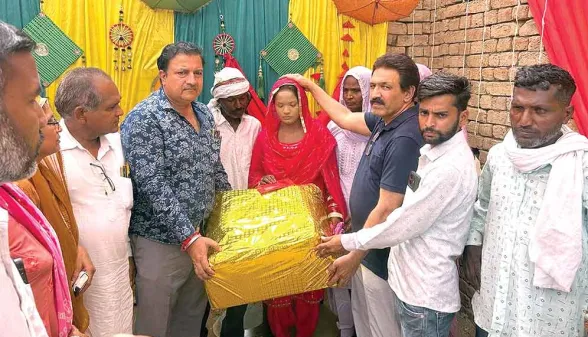 समाज सेवा के लिए बढ़ाया फतेहाबाद के इन समाजसेवियों ने सहयोग का हाथ
