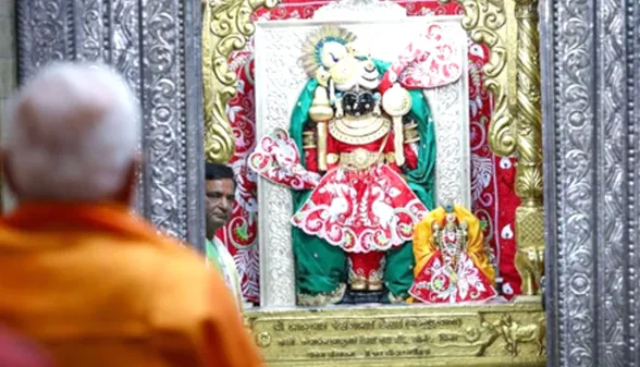 Krishna Janmashtami: पीएम मोदी ने देशवासियों को दी जन्माष्टमी की शुभकामनाएं, शेयर किया विशेष श्लोक 