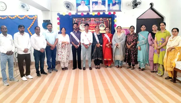 शाह सतनाम जी कॉलेज ऑफ एजुकेशन में फ्रेशर पार्टी में विद्यार्थियों ने दिखायी प्रतिभा 
