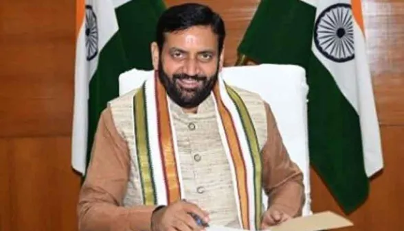 Chirayu Health Scheme: चिरायु योजना का अब मध्यम आय वाले परिवारों को भी होगा फायदा, जानें क्या है फीस