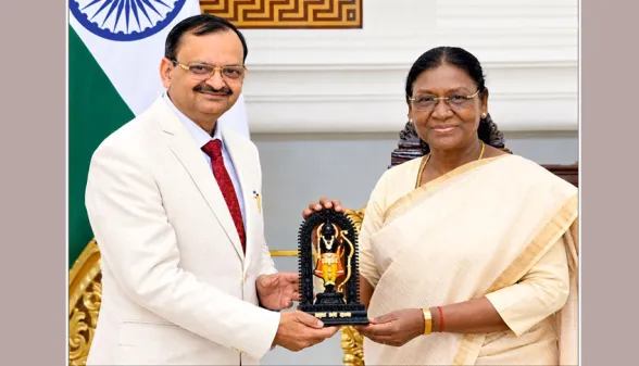 Droupadi Murmu: राष्ट्रपति द्रौपदी मुर्मू से मिले वैदबाण आयुर्वेदिक के एमडी सुभाष गोयल