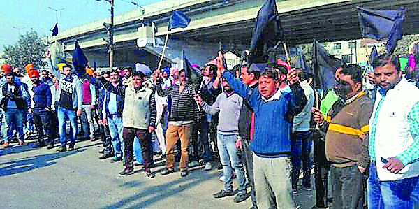 खुलकर सामने आई कांग्रेस में आंतरिक कलह