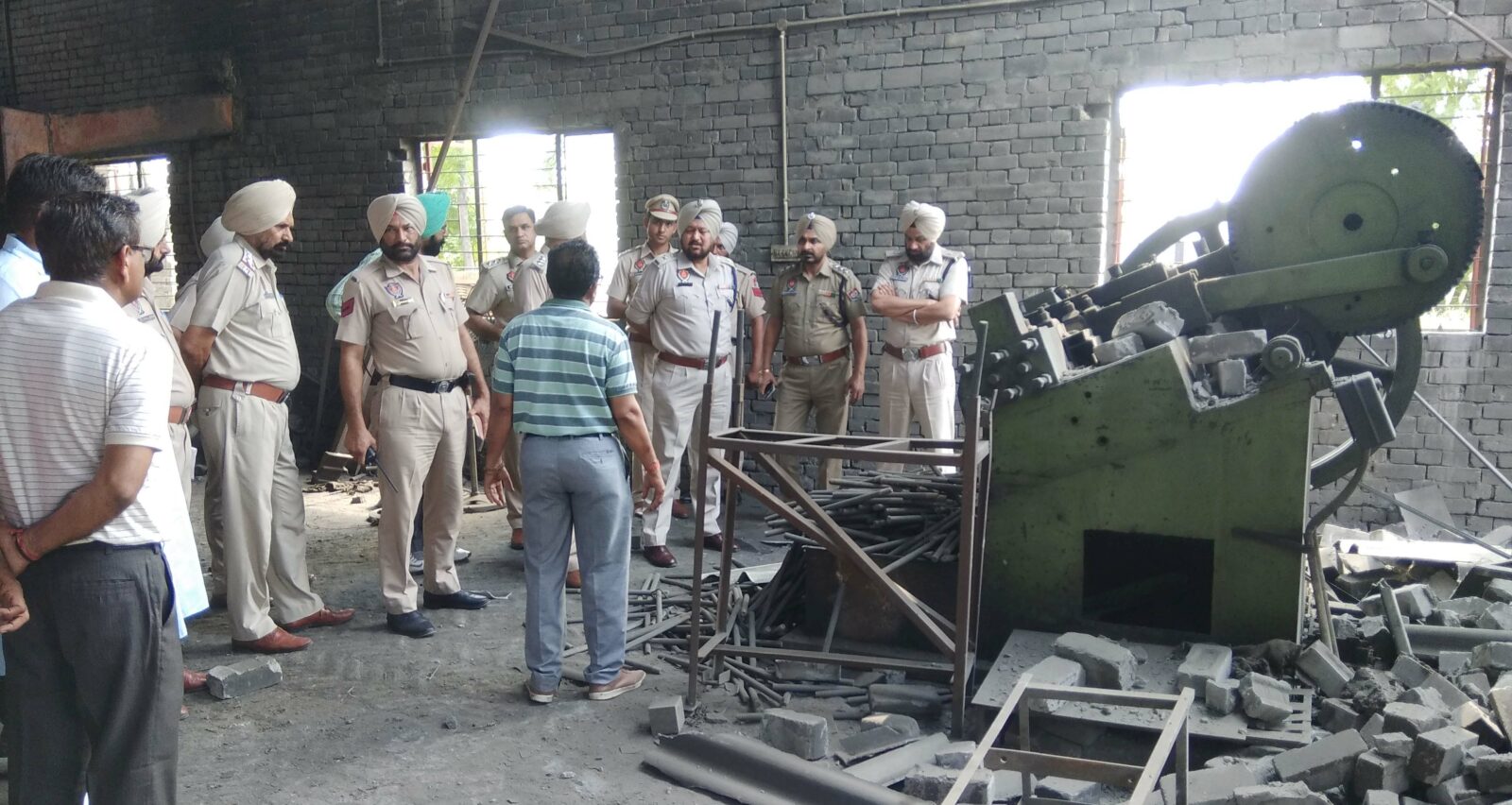 लोहा फैक्ट्री में पंप फटने से 3 की मौत, 2 घायल