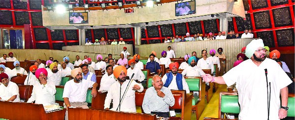 खैहरा ने बनाया विधानसभा में वीडियो, सत्र के लिए निलंबित