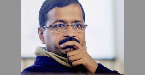 सीबीआई के डर से भाग रहे अधिकारी