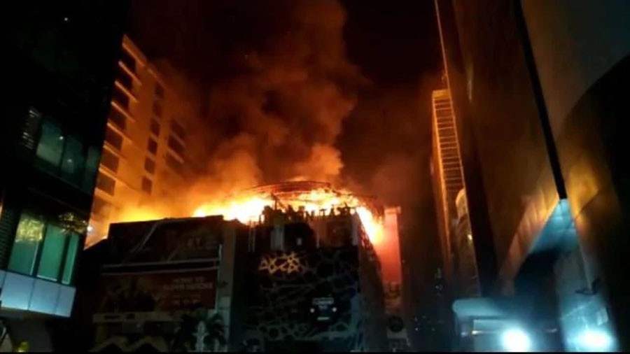 ईरान की अबादान रिफाइनरी में लगी आग, छह झुलसे
