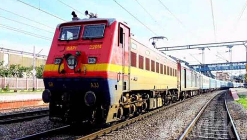 कश्मीर में रेल सेवाएं फिर से स्थगित