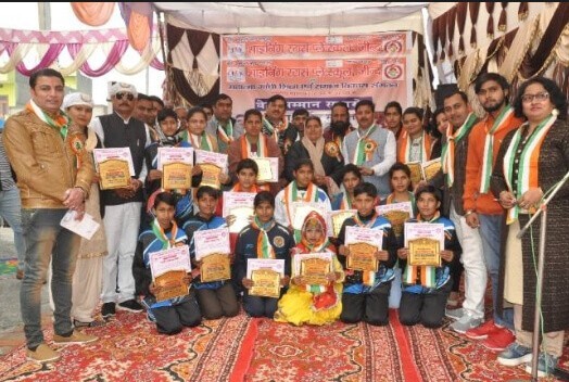 प्रतिभावान बेटियां सम्मानित