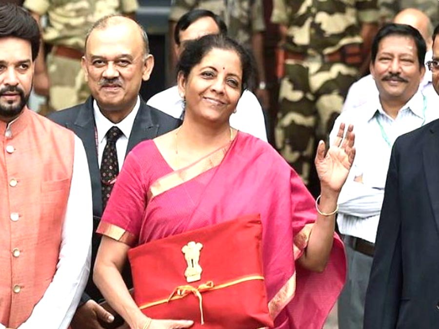 बैंकिंग: जल्द ही एक अकाउंट से किसी भी बैंक में लेनदेन कर सकेंगे: वित्त मंत्री सीतामरण