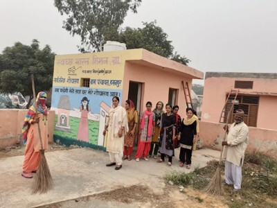 हसनपुर गाँव में चलाया स्वच्छता अभियान