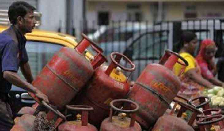 19 रुपये मंहगा हुआ रसोई गैस सिलेंडर