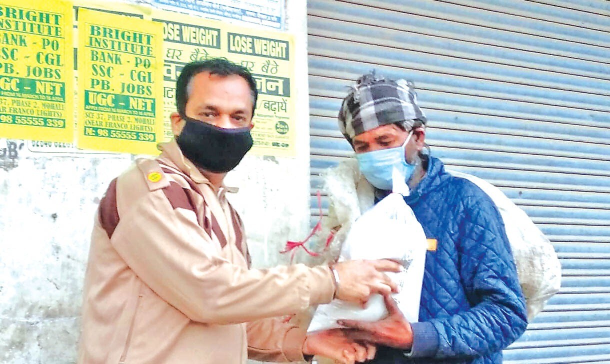 मुश्किल वक्त में जरूरतमंदों के मददगार बने डेरा सच्चा सौदा के श्रद्धालु