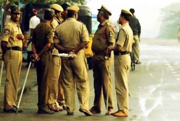 दिल्ली पुलिस चला रही मानवीय सहायता अभियान