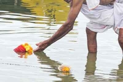 अस्थियों का प्रवाह रूका, परन्तु कल्याण के रास्ते अभी भी खुले