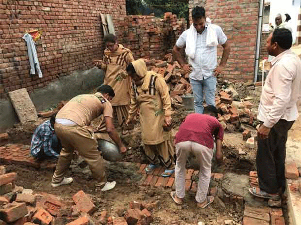 आशियाना मुहिम के तहत बराड़ा ब्लॉक की साध-संगत ने बढ़ाया मदद का हाथ
