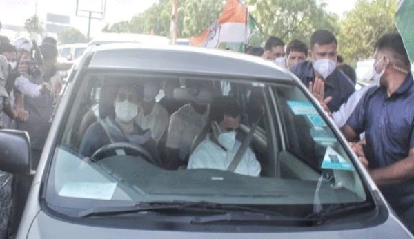 राहुल प्रियंका ने की हाथरस पीड़िता के परिजनो से मुलाकात
