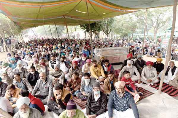 इंसाफ मिलने तक नहीं करेंगे मृतक का अंतिम संस्कार