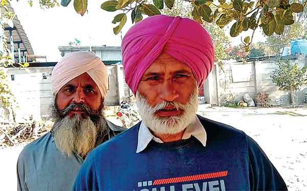 मिस्त्री गुरजंट सिंह दिल्ली गए ट्रैक्टरों की मुफ़्त में कर रहा मरम्मत