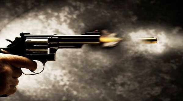 ठंडी रोटी देने पर गोली मारी