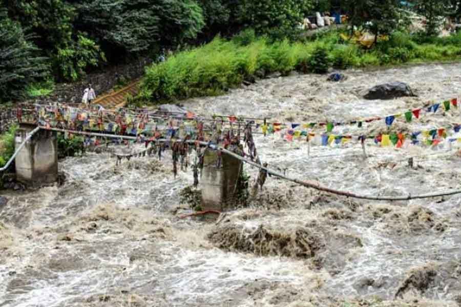 देहरादून में आसमां से बरसी आफत, पानी-पानी हुआ शहर