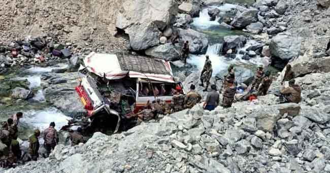 लद्दाख में बड़ा हादसा, सैन्य गाड़ी पलटने से 7 जवानों की मौत