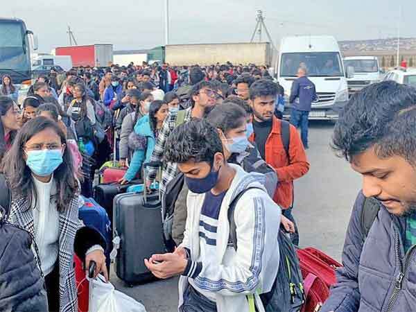 यूक्रेन में युद्ध के बाद दोबारा शुरू हुई विद्यार्थियों की पढ़ाई