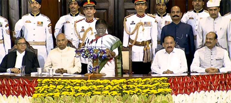 LIVE: द्रौपदी मुर्मू ने ली शपथ, देश की 15वीं राष्ट्रपति बनीं