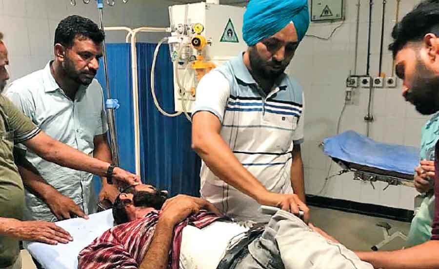 डेरा श्रद्धालुओं ने हादसे में घायल युवक को पहुंचाया अस्पताल, बचाई जान