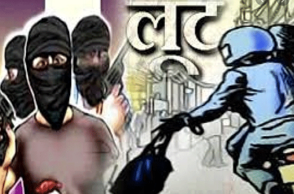 बाईक पर आ रहे व्यक्ति को नकाबपोश लुटेरों ने लूटा