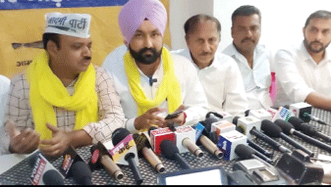 परिवार जोड़ो अभियान के तहत 49 लाख परिवारों तक पहुंचेगी ‘आप’: वीरेंद्र