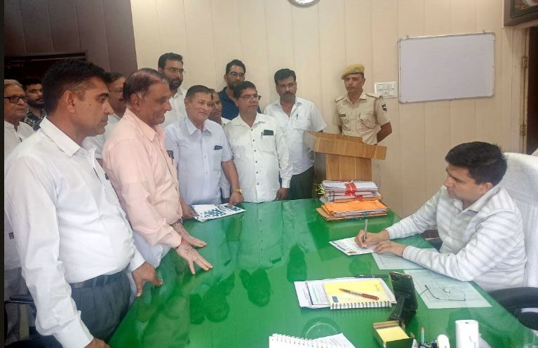 सर्व ब्राह्मण महासभा ने एडीएम, एसपी को सौंपा ज्ञापन
