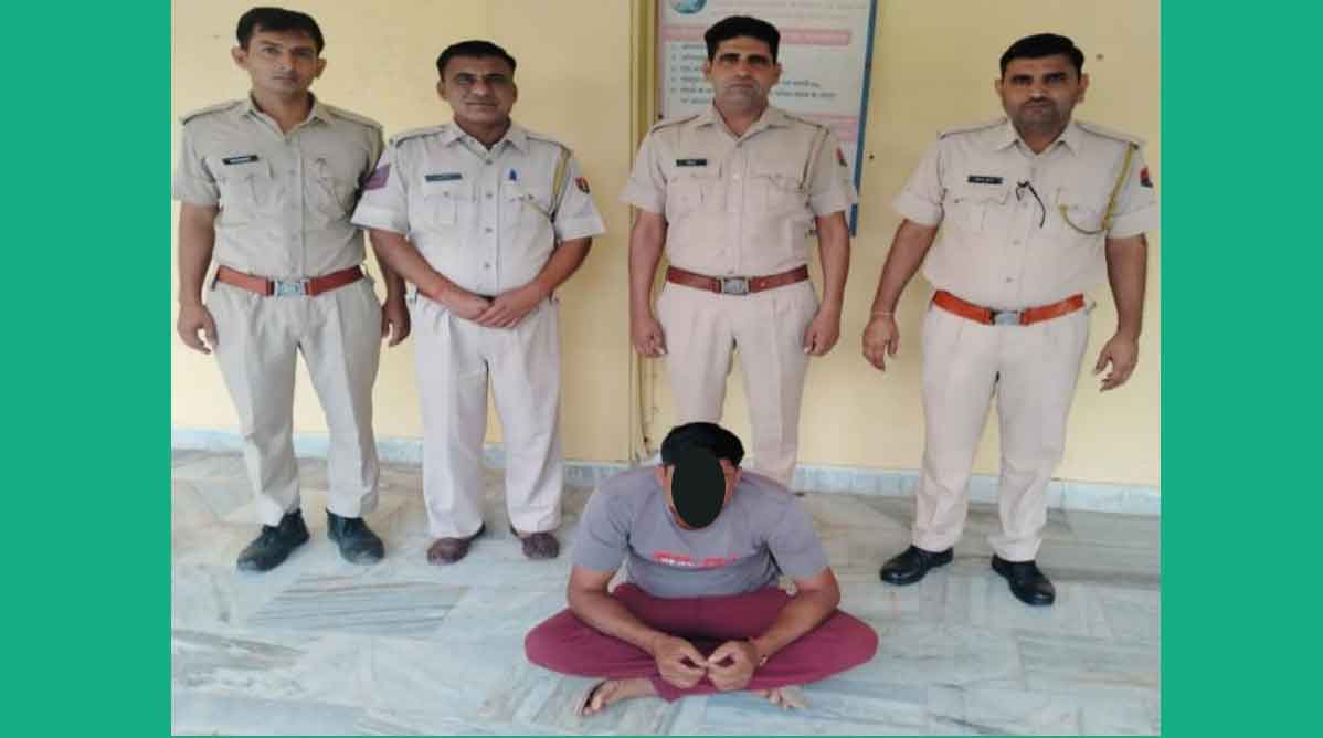 शराब व बिक्री राशि बरामद