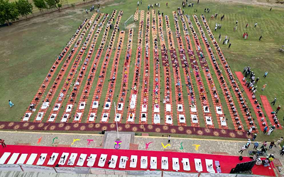 International Yoga Day 2024: सुहाने मौसम के बीच हजारों लोगों ने ली नशा मुक्त रहने की शपथ!