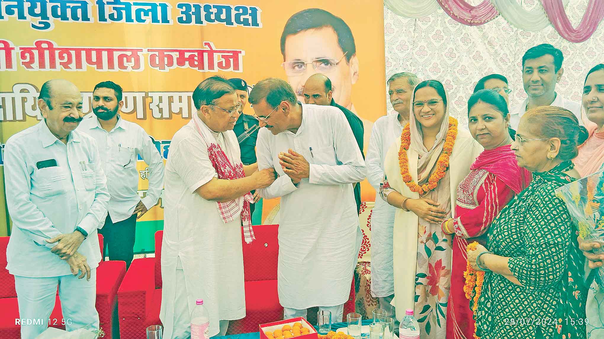स्वास्थ्य मंत्री ने नवनियुक्त जिलाध्यक्ष व प्रदेश कार्यकारिणी सदस्य को दिलाई शपथ