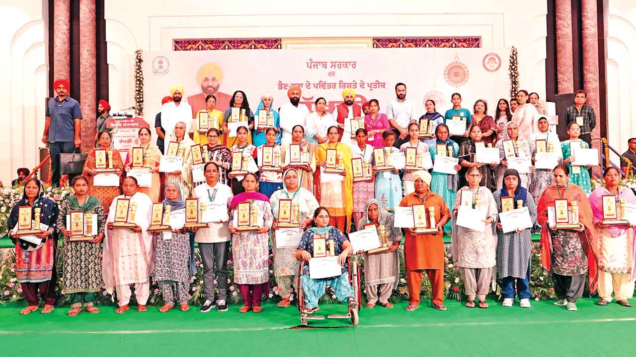 सीएम का राखी पर महिलाओं को बड़ा तोहफा