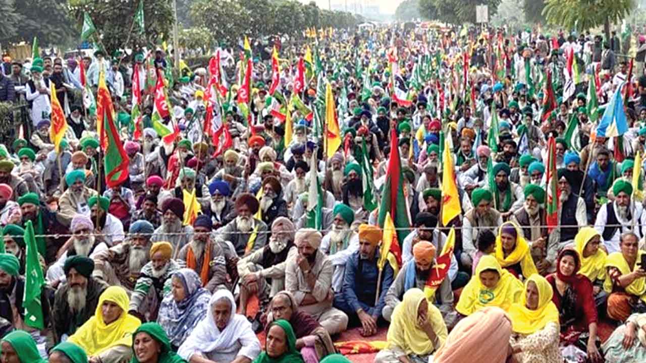 Shambhu Border: शंभू बॉर्डर पर किसानों का पहुंचना जारी, 13 फरवरी को होगा बड़ा इकट्ठ
