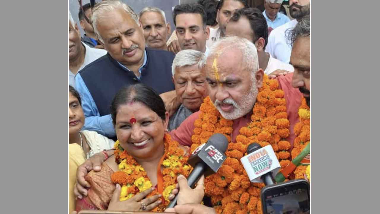 Karnal: करनाल में नगर निगम चुनाव में भाजपा की मेयर प्रत्याशी जीती