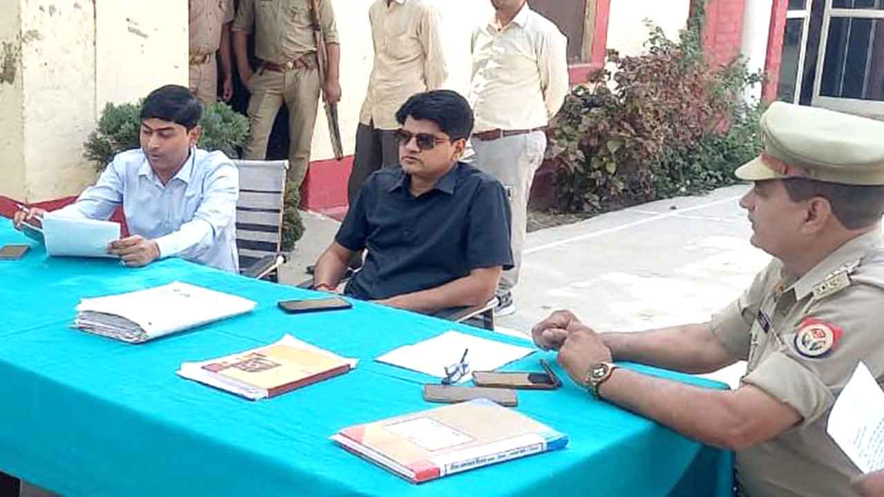 थाना समाधान दिवस में एडीएम ने सुनी जनसमस्याएं, दिए निर्देश