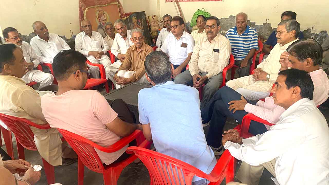 समस्याओं के समाधान के लिए वार्डवासियों ने की बैठक, जताया रोष
