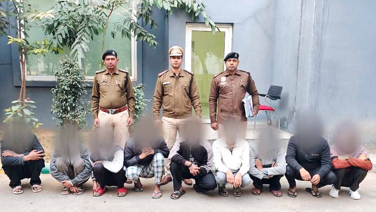 दुबई में बैठे साइबर फ्रॉड करने वालों के साथ ठगी में शामिल नौ आरोपी गिरफ्तार